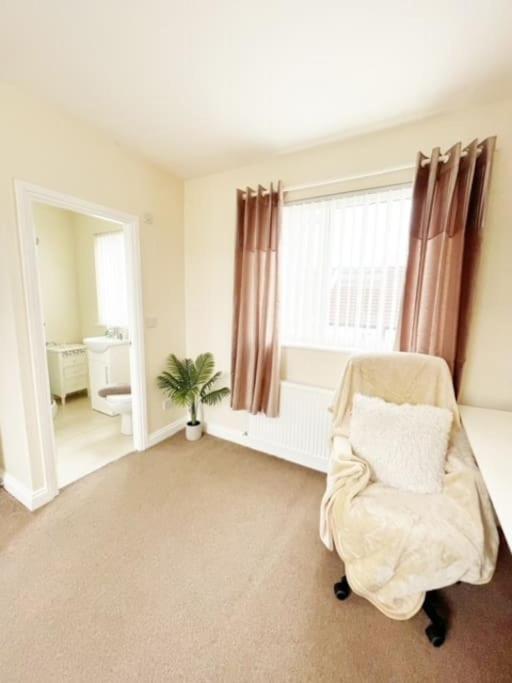 5 Bedroom, Sleeps 9 - Base To Explore Liverpool And Beyond Exterior foto